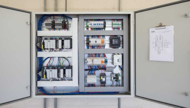 Elektronnyj-modul-kontrolya_