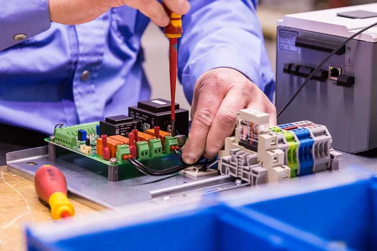 ремонт на компонентном уровне промышленных блоков управления