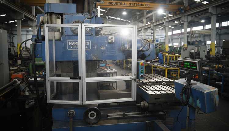 Remont-elektroniki-italyanskogo-stanka-Rambaudi-1977-goda_